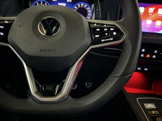 Volkswagen Golf Volkswagen Golf 1.5 eTSI 3x R-Line Pano Carplay Sfeer ACC NAP - afbeelding nr 35