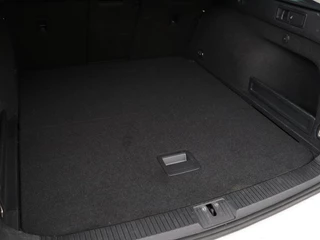 Volkswagen Passat Volkswagen Passat 2.0 TDI Comfort Business | Stoelverwarming |  Camera | Adaptive cruise | Carplay | Massage | Navigatie | Full LED | Parkeerhulp - afbeelding nr 11