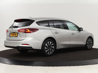 Ford Focus Ford Focus 1.0 EcoBoost Hybrid Titanium Style |  Stoel & stuurverwarming | Camera | Full LED | Carplay | Climate control | Navigatie | Park Assist | Getint glas - afbeelding nr 31