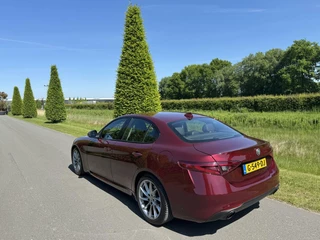 Alfa Romeo Giulia Alfa Romeo Giulia 2.0T 310pk, super netjes!! Veel opties!! - afbeelding nr 8