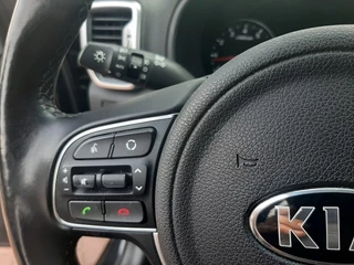 Kia Sportage Kia Sportage 1.6 132pk Airco Cruise-Control Navigatie Bluetooth Stoel- en Stuurverwarming - afbeelding nr 11