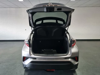 Toyota C-HR Toyota C-HR 1.8 Hybrid Bi-Tone Plus / JBL / Trekhaak - afbeelding nr 27