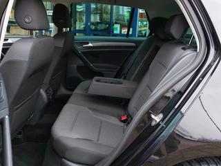Volkswagen e-Golf e-Golf 136pk Automaat 5-Deurs | Warmtepomp | Navi | Apple Carplay+Android Auto | Clima | Adap. Cruise | Led Koplampen | Pdc V+A | Stoelverwarming | Privacy Glass | 17''lm | Trekhaak - afbeelding nr 10