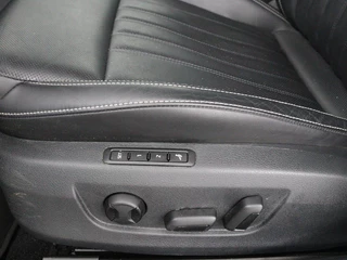 Škoda Superb Skoda Superb 1.4 TSI iV Laurin & Klement | Panoramadak | Leder | Stoelventilatie | Adaptive cruise | Canton Sound | Memory | 360 camera | Trekhaak | Standkachel | Keyless | Virtual Cockpit | PHEV - afbeelding nr 6