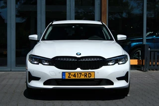 BMW 3 Serie BMW 3-serie Touring 320e Business Edition Plus|PlugInHybride|Camera|PDC|AppleCarPlay|20