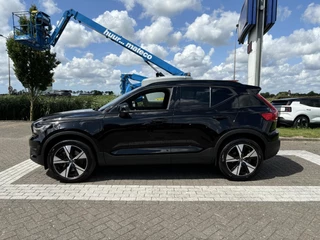 Volvo XC40 Volvo XC40 T4 Plug-In Hybrid R-Design | Trekhaak | Keyless Entry | Park. Camera | Stoelverwarming | Voorruitverwarming | - afbeelding nr 4