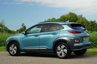 Hyundai Kona Hyundai Kona EV Premium 64 kWh Warmtepomp | Surf Blue | Leder/Stoelverwarming-koeling/LED/Carplay/Complete auto! - afbeelding nr 9