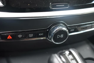 Volvo V60 Volvo V60 2.0 T5 Momentum | Leder | ACC | 18