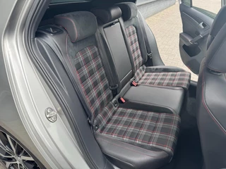 Volkswagen Golf Volkswagen Golf 2.0 TSI GTI Performance /ACC /LED /Pano /Carplay - afbeelding nr 30