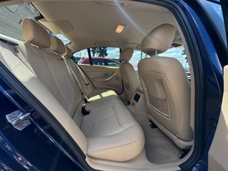 BMW 3 Serie BMW 3-serie 320i High Executive 184 PK / PDC / NAVIGATIE / CRUISE / NL AUTO / LEDER / AUTOMAAT - afbeelding nr 32