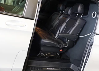Mercedes-Benz V-Klasse Mercedes-Benz V-klasse 300d Extra Lang DC AMG Edition / Aut / 360 Camera / Leder / Burmester / Dode Hoek / 2 Elek Schuifdeuren - afbeelding nr 30