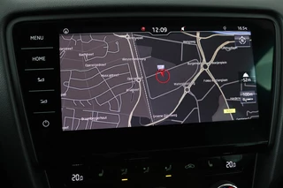 Škoda Octavia Skoda Octavia 1.0 TSI Style | Panoramadak | Stoelverwarming |  Adaptive cruise | Trekhaak | Carplay | Climate control | Sportstoelen - afbeelding nr 13