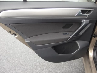 Volkswagen Golf Sportsvan STOELVERW / CLIMA / PDC / ELEK RAMEN / HOGE INSTAP! - afbeelding nr 27