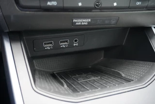 SEAT Arona SEAT Arona 1.0 TSI Style B. Int Camera | Trekhaak | NAP | Clima | Navigatie - afbeelding nr 24