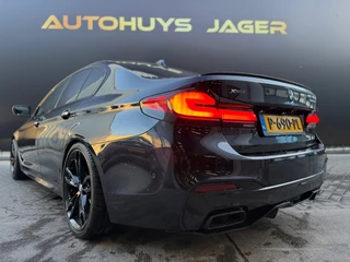 BMW 5 Serie BMW 5-serie M550i xDrive M-Pakket|Pano|Softclose|B&W|Alcantara|360|Leder - afbeelding nr 2