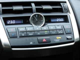 Lexus NX Lexus NX 300h| GROOT SCHERM | APPLE CARPLAY | TREKHAAK | CAMERA | DEALER ONDERHOUDEN | ORIGINEEL NEDERLANDS | - afbeelding nr 17