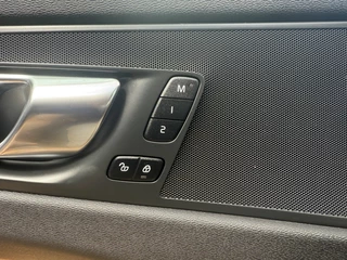 Volvo XC60 Volvo XC60 B5 AWD Mom. Pro | Lederen bekleding | Stoelverwarming - afbeelding nr 10