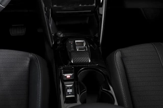 Peugeot 2008 Peugeot 2008 1.2 PureTech Allure Pack 130 PK - Automaat | Dig. Cockpit | PDC | Camera | NAV + App, Connect | ECC | DAB | LM 17