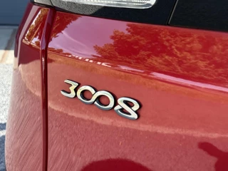 Peugeot 3008 Peugeot 3008 1.2 PureTech Allure 1e Eigenaar,Navi,Pano,Camera,131pk,Cruise,Clima,Trekhaak,Half Leder,Vol Opties,Dealer Onderhouden,Pdc V+A,APK tot 08-2026 - afbeelding nr 29