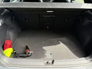 Volkswagen Golf Volkswagen Golf 1.5 eTSI R-Line Trekhaak/Pano/Digitaaldasboard/BTWAUTO - afbeelding nr 12