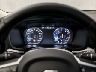 Volvo V60 Volvo V60 2.0 B3 Momentum Advantage 177Pk Automaat (APPLE CARPLAY, GROOT NAVI, ADAPTIVE CRUISE, STUUR/STOELVERWARMING, SPORTSTOELEN, PARKEERSENSOREN, NIEUWE APK, NIEUWSTAAT) - afbeelding nr 23