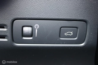 Volvo XC40 Volvo XC40 1.5 T3 R-Design, Pano, Trekhaak, Winterset, Pdc + camera, 360 vieuw, Stoel/stuur verwarming, Keyless, Carplay, Donkerglas, Harman kardon, Clima, Navi, Elektrische achterklep. - afbeelding nr 37