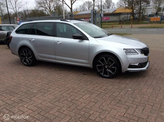 Škoda Octavia Skoda Octavia Combi 1.6 TDI Greentech Sport Business 18