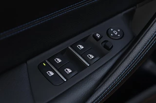 BMW 5 Serie BMW 5-serie Touring 540i xDrive M Sport / PANODAK / CAMERA / HUD / H&K / KEYLESS / 20'' - afbeelding nr 36