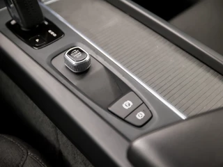 Volvo V60 164Pk Automaat (APPLE CARPLAY, GROOT NAVI, CAMERA, ADAPTIVE CRUISE, SPORTSTOELEN, TREKHAAK, PARKEERSENSOREN, DAB+, NIEUWE APK, NIEUWSTAAT) - afbeelding nr 25
