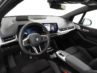 BMW 2 Serie BMW 2-serie Active Tourer 220i M-Sport HARMAN KARDON AUDIO| PANO |360 CAMERA | MEMORY SEAT - afbeelding nr 16