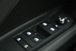 Audi A3 Audi A3 30 TFSI Business Edition | Virtual Cockpit |  Sportstoelen | Carplay | Climate control | Full LED | Cruise control | PDC | Navigatie - afbeelding nr 21