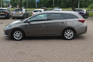 Toyota Auris Toyota Auris Touring Sports 1.8 Hybrid Dynamic / Camera / Navigatie / Keyless / 16'' / DAB / Cruise Control / Getint glas - afbeelding nr 7
