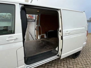 Volkswagen Transporter Volkswagen Transporter 2.0 TDI L2H1 Highline 204pk DSG Trekhaak/LED/Leder/AdaptieveCruise/Camera/Stoelverwarming/20