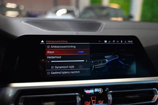 BMW 3 Serie BMW 3-serie 330i M-Sport Individual - Nappaleer - 360 Camera - Adaptive Cruise Control - Stuurverwarming - Keyless Entry - Schuifd - afbeelding nr 42