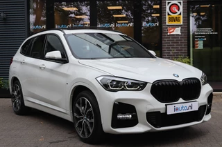 BMW X1 Pano/Keyless/Navi/Leder Dakota/LED/DAB/19