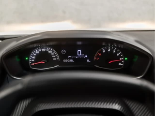 Peugeot 2008 (APPLE CARPLAY, LANE ASSIST, SPORTSTOELEN, PARKEERSENSOREN, CRUISE, DAB+, NIEUWE APK, NIEUWSTAAT) - afbeelding nr 20