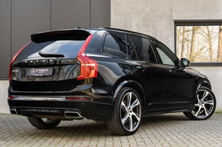 Volvo XC90 Volvo XC90 2.0 T8 Recharge AWD R-Design 360c Carbon Luchtvering - afbeelding nr 2