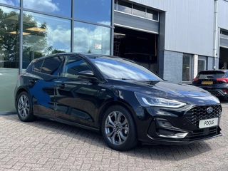 Ford Focus Ford Focus 1.0 EcoBoost Hybrid ST Line 125PK Winterpack Cruise Navi Camera SYNC4 Climate Privacy Glass Parkeersensoren *Sportief* - afbeelding nr 9