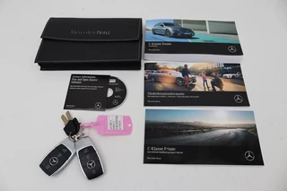 Mercedes-Benz C-Klasse Mercedes-Benz C-klasse 300e AMG Limited | Panoramadak | Stoelverwarming |  360 camera | Matrix LED | Carplay | Trekhaak | Leder/Alcantara | Climate control - afbeelding nr 19