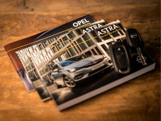 Opel Astra Opel Astra 1.2 Edition (APPLE CARPLAY, CAMERA, CRUISE, SPORTSTOELEN, LED KOPLAMPEN, PARKEERSENSOREN, LM VELGEN, NIEUWSTAAT) - afbeelding nr 16
