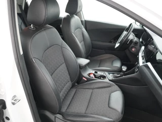 Kia Niro - Navigatie - Camera - Climate control - Cruise control - Trekhaak - Fabrieksgarantie tot 06-2027 - afbeelding nr 22