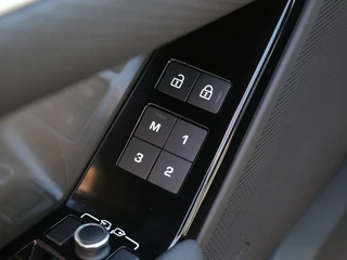 Land Rover Range Rover Velar Land Rover Range Rover Velar 2.0 P400e S I Leder I Meridian I Elektrische stoelverstelling - afbeelding nr 21