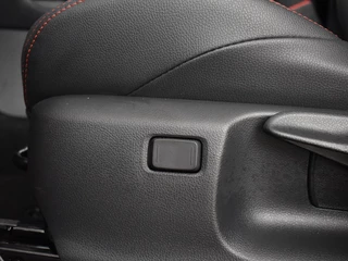 Toyota Yaris Cross Toyota Yaris Cross 1.5 Hybrid 130PK GR Sport | Stuur en Stoelverwarming | PDC V+A+ - afbeelding nr 19