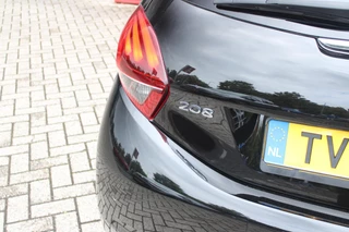 Peugeot 208 Peugeot 208 1.2 110PK AUTOMAAT SIGNATURE | NAVIGATIE | APPLE CARPLAY/ANDROID AUTO | PARKEERSENSOREN | DAB+ RADIO | LICHTMETALEN VELGEN | GETINTE RUITEN | CLIMATE CONTROL | CRUISE CONTROL | - afbeelding nr 38