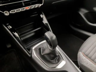 Peugeot 208 Peugeot 208 1.2 PureTech Sport (APPLE CARPLAY, GROOT NAVI, PARKEERSENSOREN, SPORTSTOELEN, LANE ASSIST, CRUISE, NIEUWE APK, NIEUWSTAAT) - afbeelding nr 10