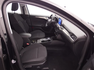 Ford Focus AUTOMAAT / TREKHAAK / FULL LED / KEYLESS / CARPLAY / NAVI / CLIMA / PDC / NL-AUTO - afbeelding nr 42