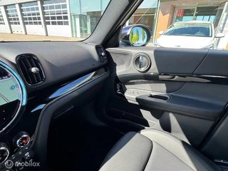 MINI Countryman Countryman 2.0  PHEV  Automaat 224 pk All4 Cooper SE  Business Edition Navigatie ,  Camera Achter , Parkeerhulp , Velgen , lederen bekelding met verwarming , Lage km stand 6.045 km ! - afbeelding nr 36