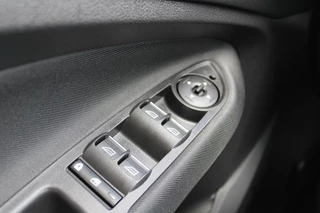 Ford C-MAX Ford C-Max 1.0 Titanium | Trekhaak | Navigatie | Climate control - afbeelding nr 10