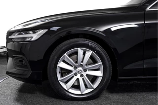 Volvo V60 Volvo V60 2.0 B3 163 PK Essential Edition - Automaat | Dig. Cockpit | Cruise | Stoel-+Stuurverw. | PDC | NAV + App. Connect | ECC | Elek. Klep | DAB | LM 17
