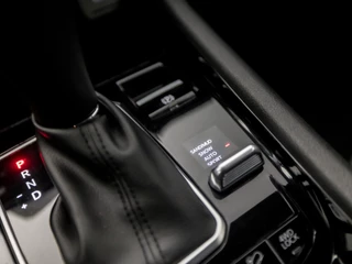 Jeep Compass 240Pk Automaat (APPLE CARPLAY, GROOT NAVI, 360 CAMERA, VIRTUAL COCKPIT, LEDER, KEYLESS, SPORTSTOELEN, ADAPTIVE CRUISE, GETINT GLAS, LED KOPLAMPEN, NIEUWSTAAT) - afbeelding nr 26